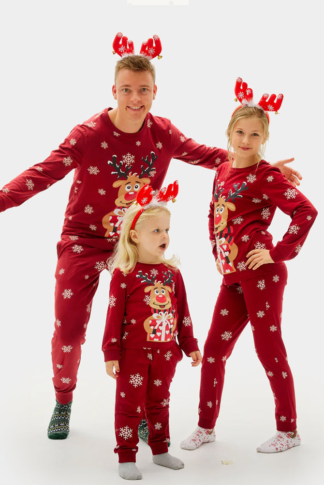 Pijama de Natal Familiar Vermelho com Rena Rudolph