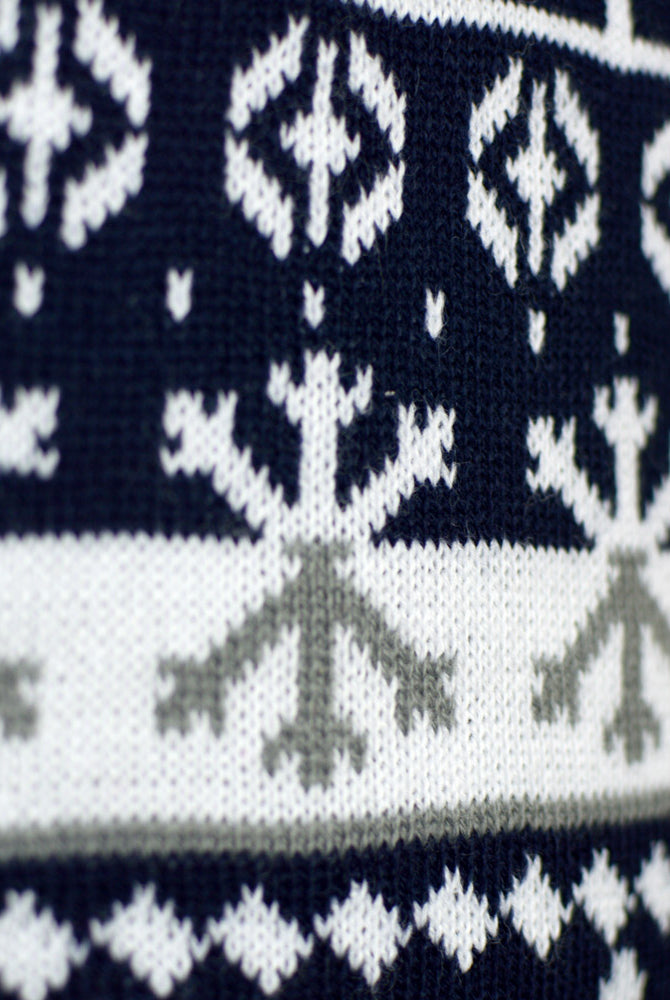 Camisola de Natal para Família com Pinheiros, Renas e Neve detalhe