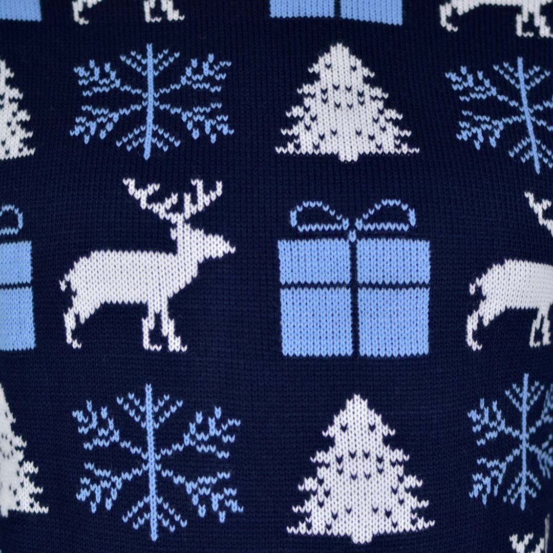 Camisola de Natal para Homem Azul com Renas, Presentes e Pinheiros detalhe