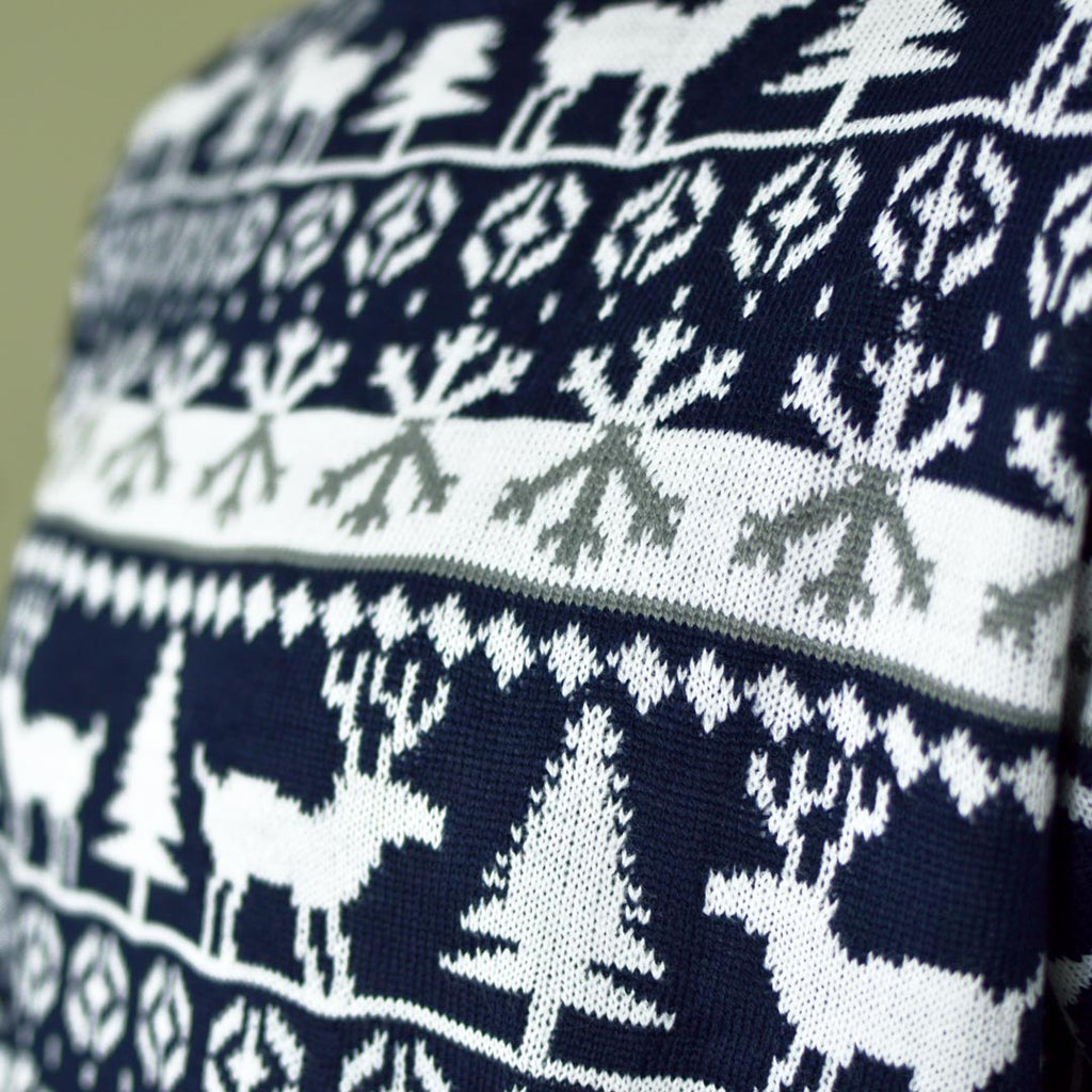 Camisola de Natal para Família com Pinheiros, Renas e Neve detalhe