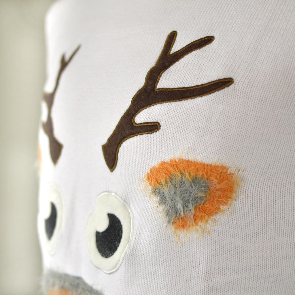Detalhe Camisola de Natal Branca para Família com Rena 3D Cabeludo